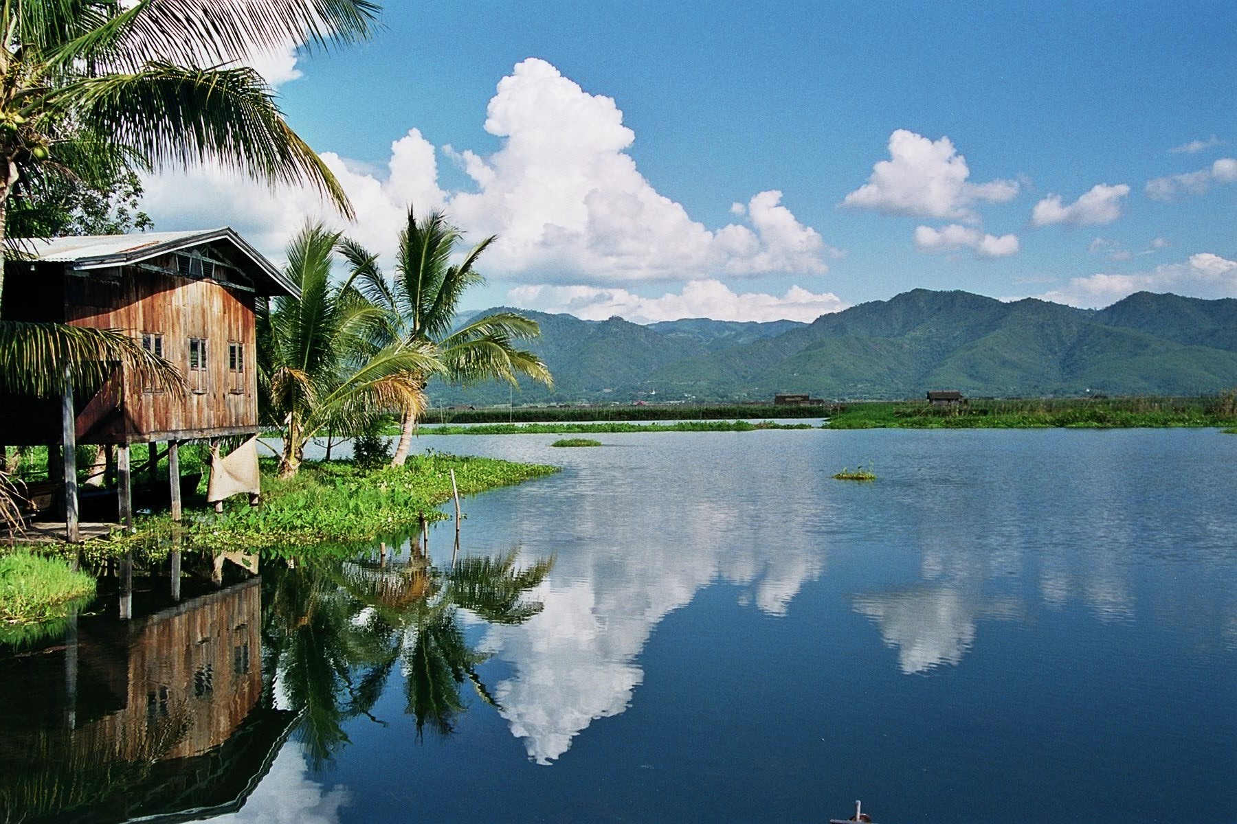 Notes from Inle Lake Slow: A Slow Travel Diary — Inle Lake, Myanmar travel guide