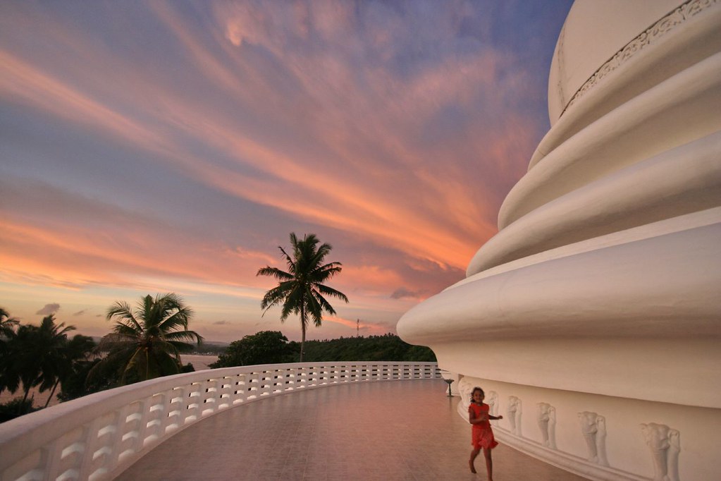 Notes from Unawatuna: A Slow Travel Diary